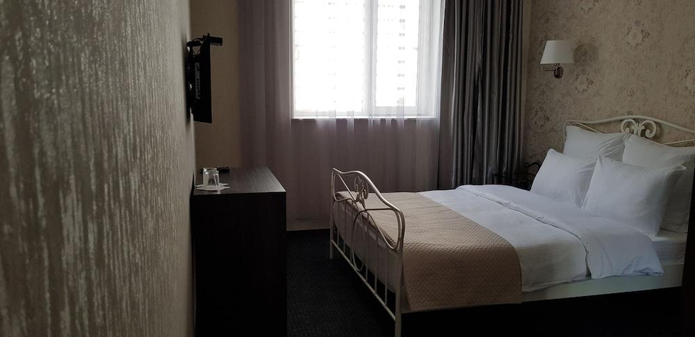 Redline Hotel Тбілісі Екстер'єр фото