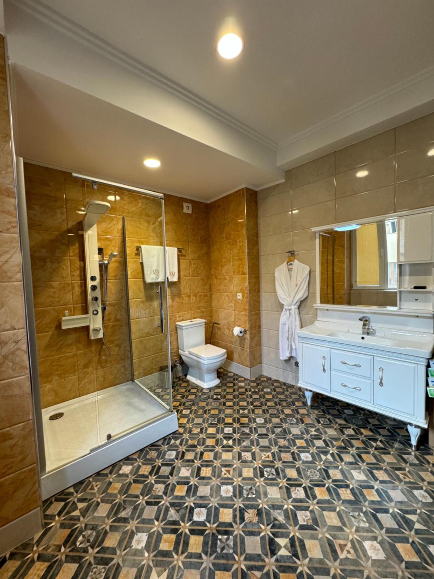 Redline Hotel Тбілісі Екстер'єр фото