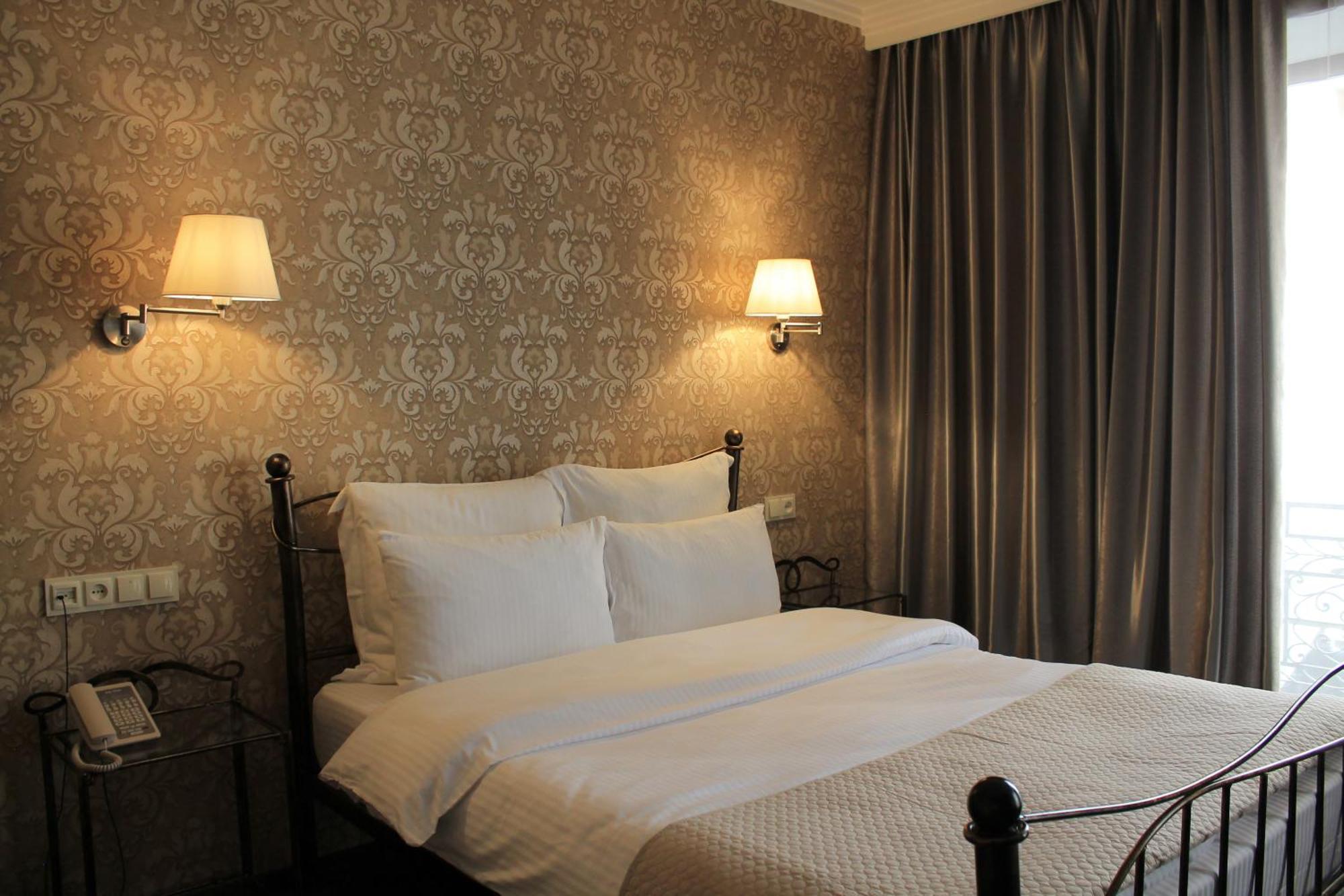 Redline Hotel Тбілісі Екстер'єр фото