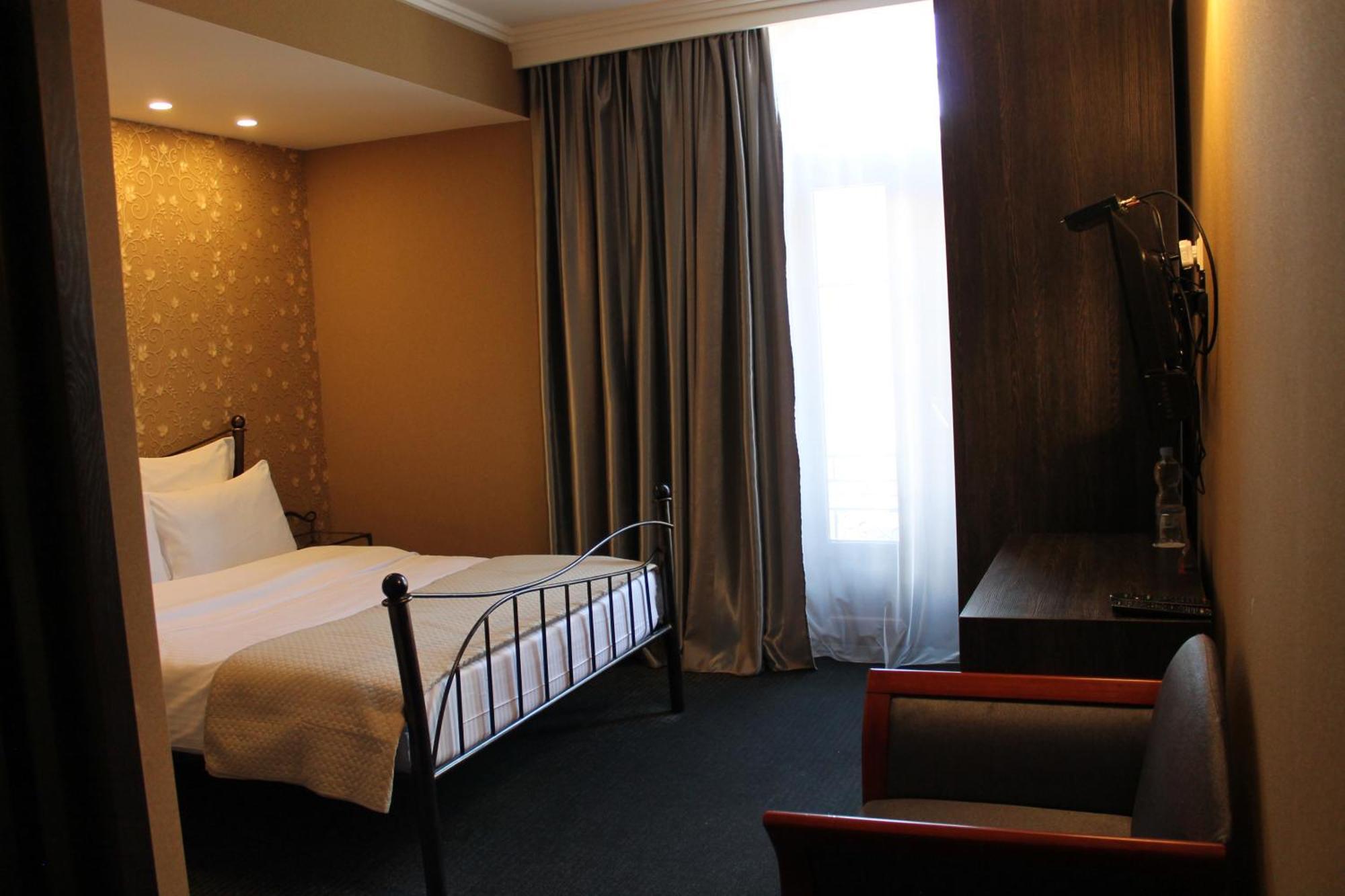 Redline Hotel Тбілісі Екстер'єр фото