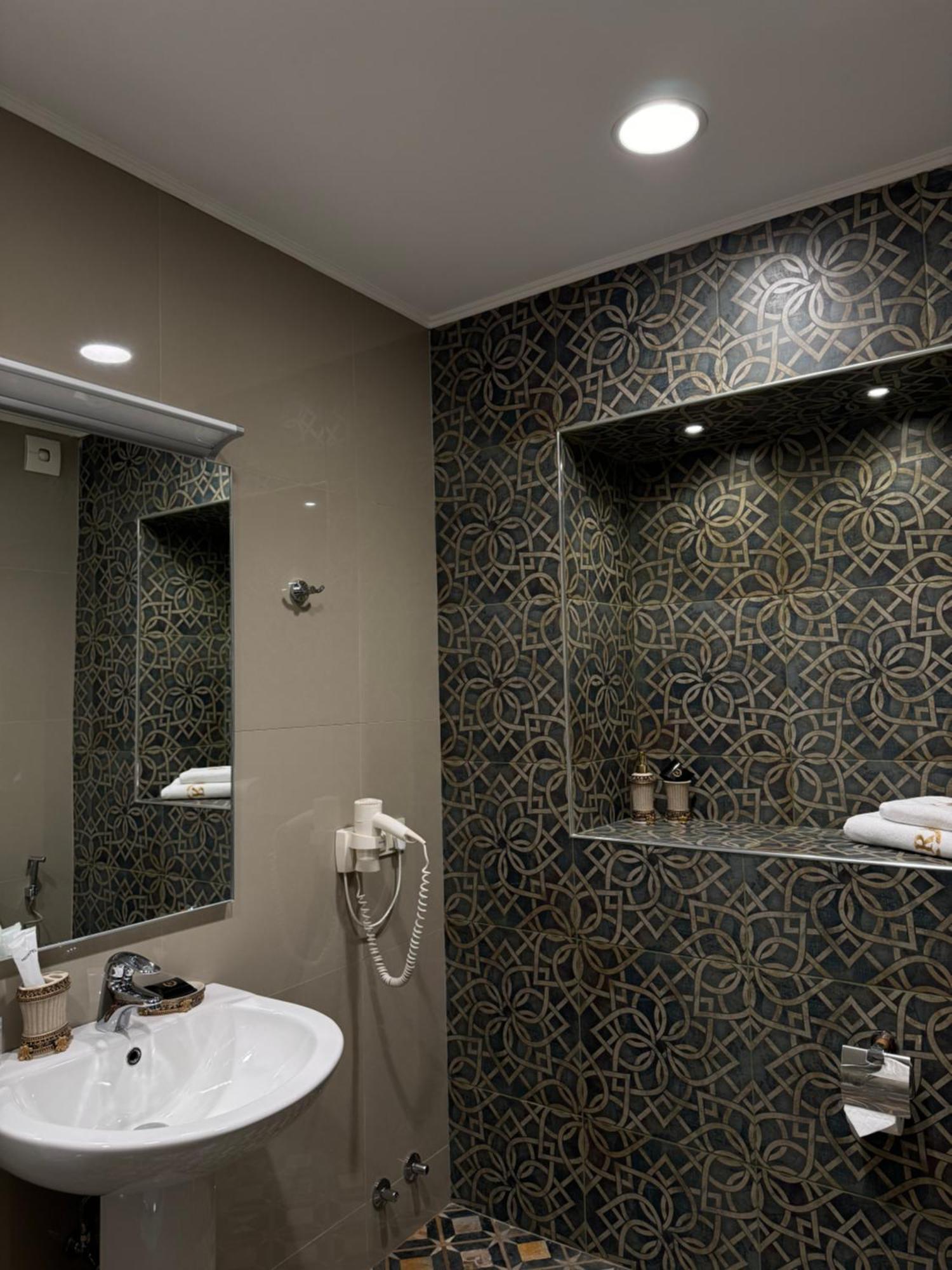 Redline Hotel Тбілісі Екстер'єр фото