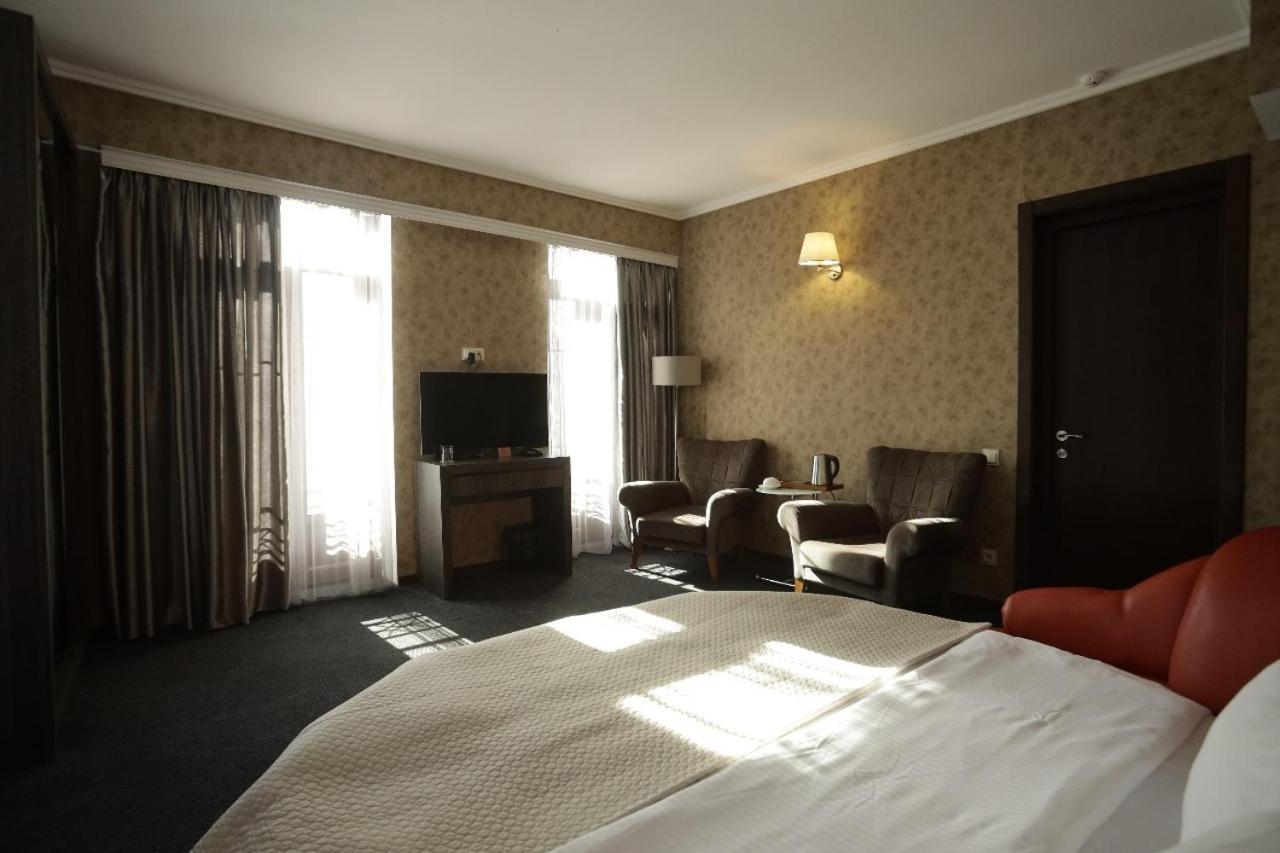 Redline Hotel Тбілісі Екстер'єр фото
