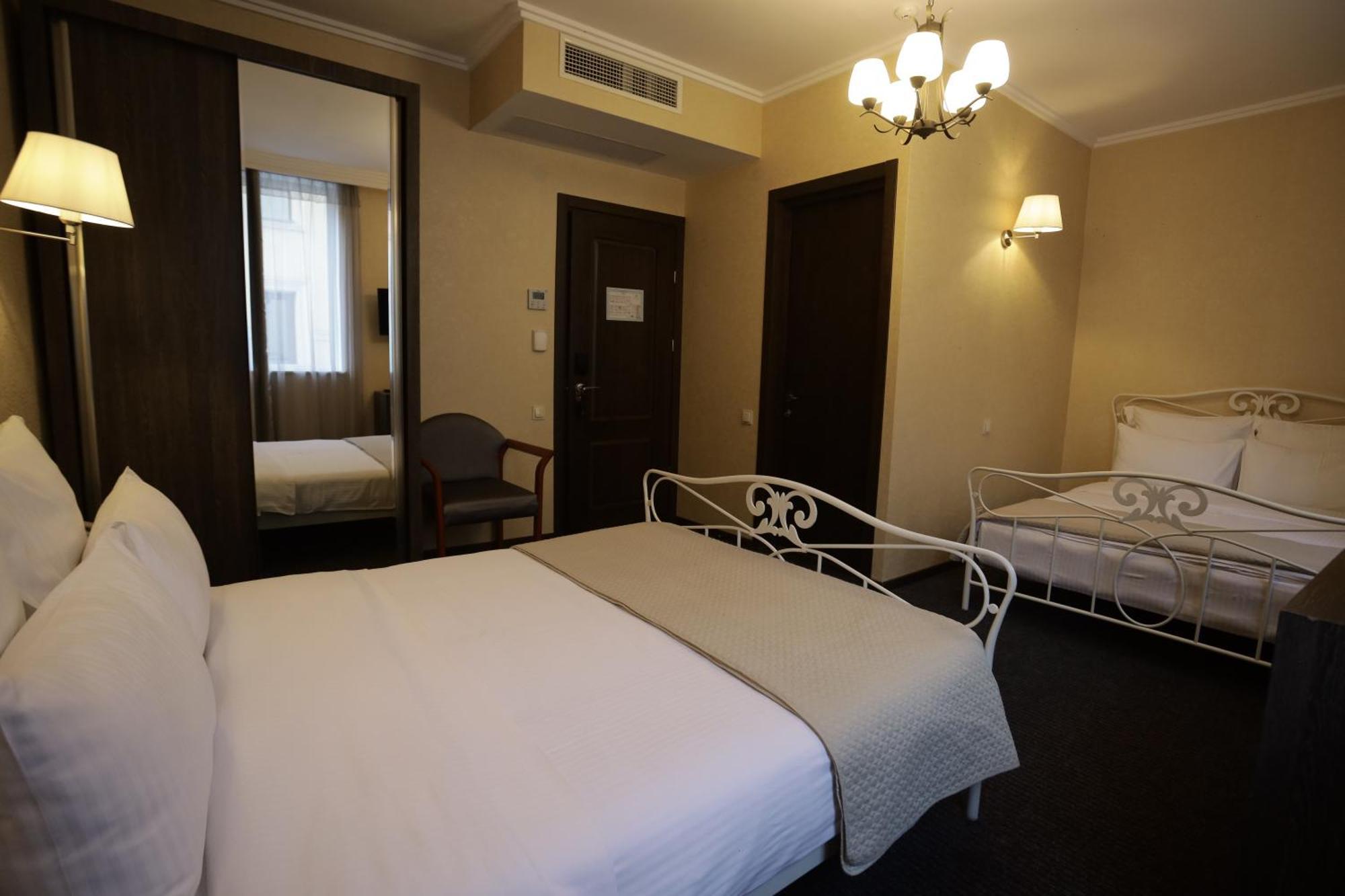 Redline Hotel Тбілісі Екстер'єр фото